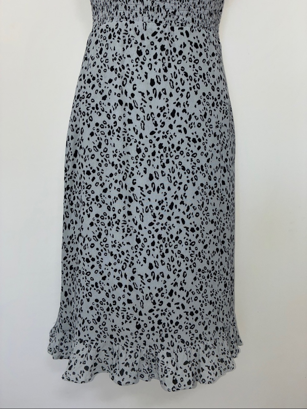 Reformation Dress Blue/Black  Leopard-Print Smocked Midi Dress Excellent 4 - Picture 4 of 8